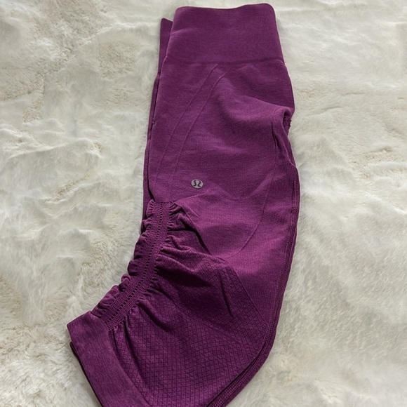 Lululemon In the Flow Ruched Cropped Legging - Picture 4 of 6